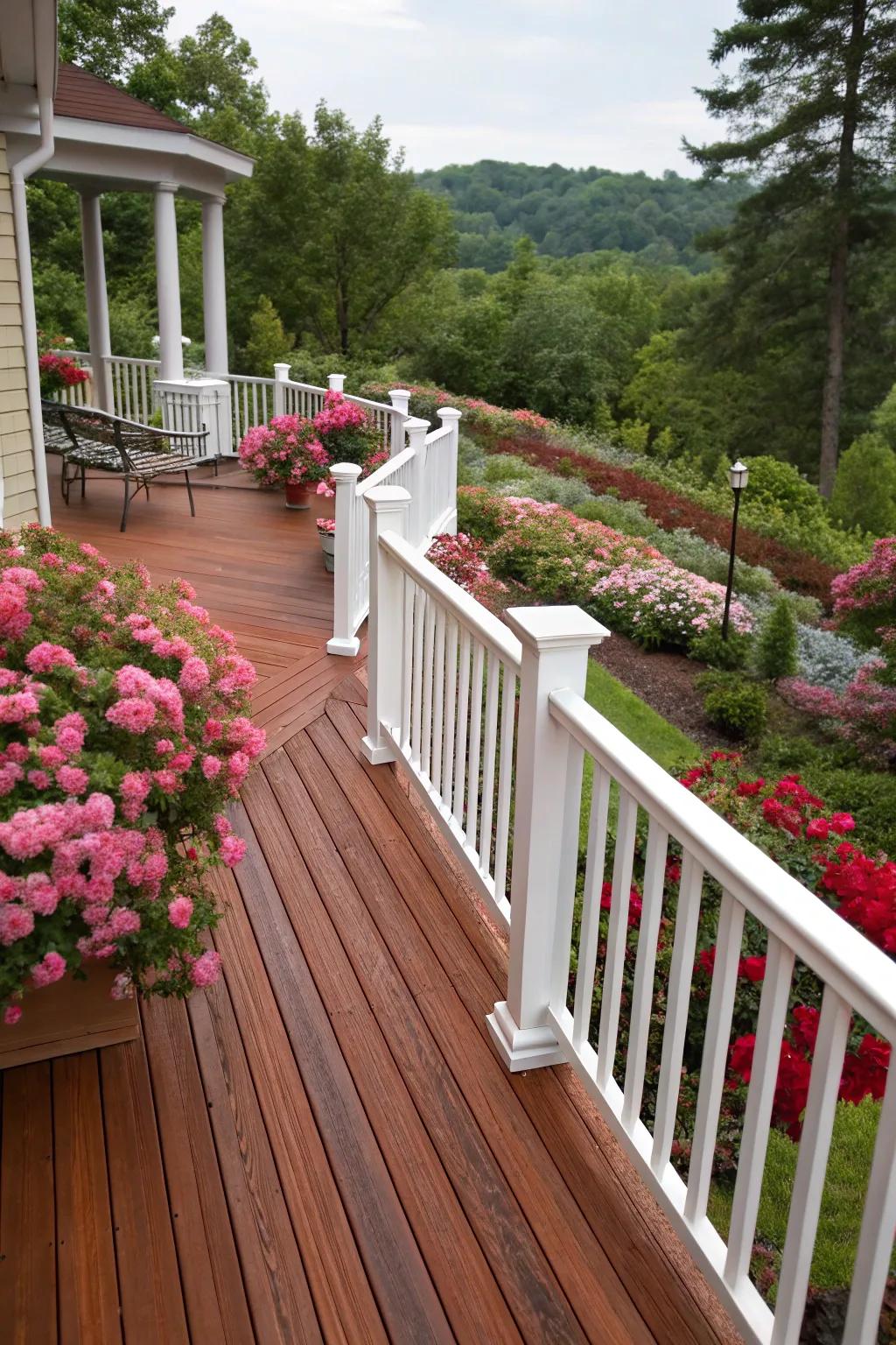 A classic mix of warm wood and bright white for a timeless deck aesthetic.