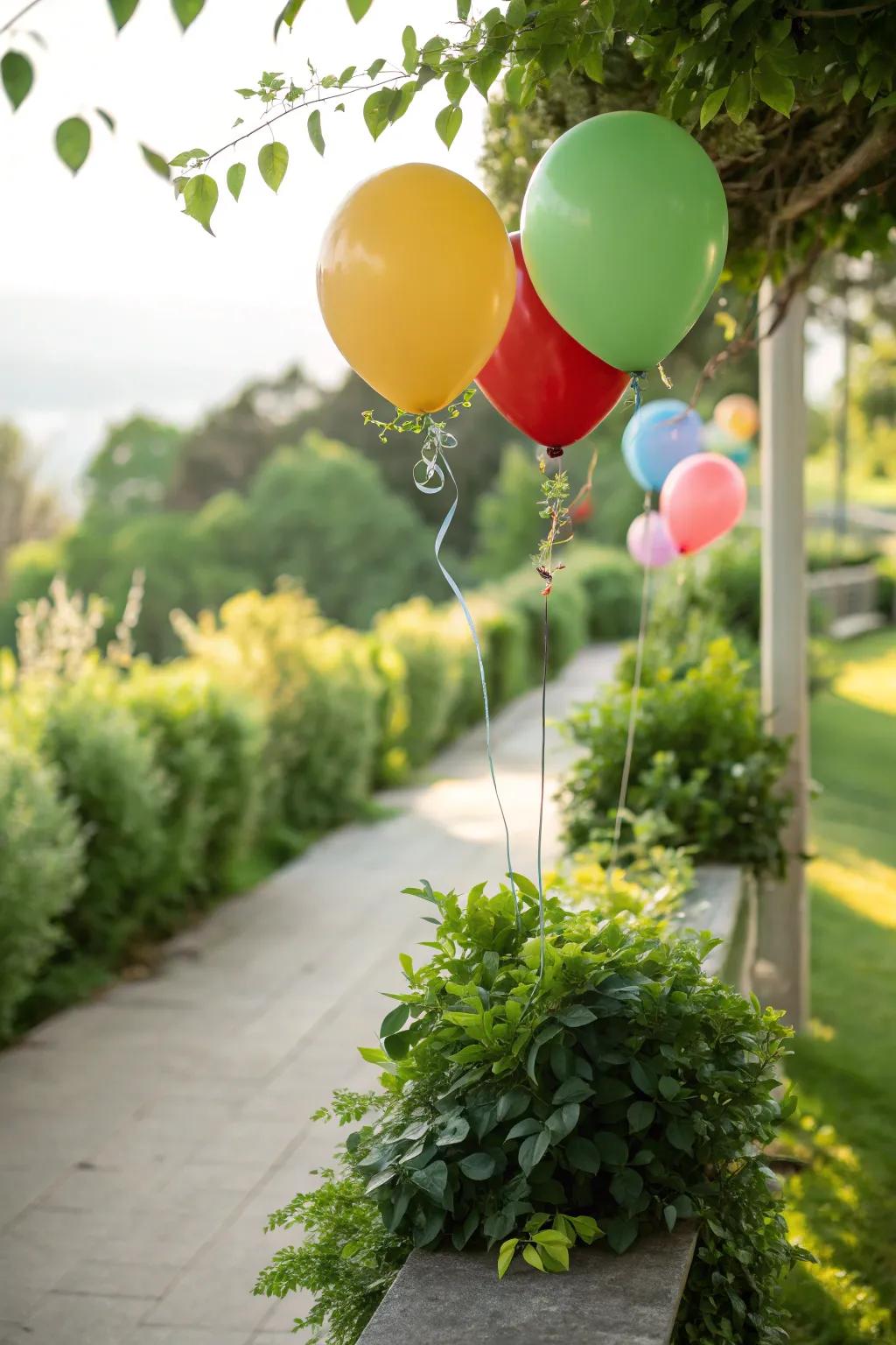 Balloons paired with verdure fashion a revitalizing and natural aesthetic.