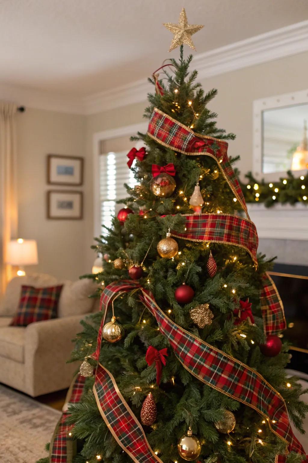 A quintessential tartan Christmas tree exuding classic charm.