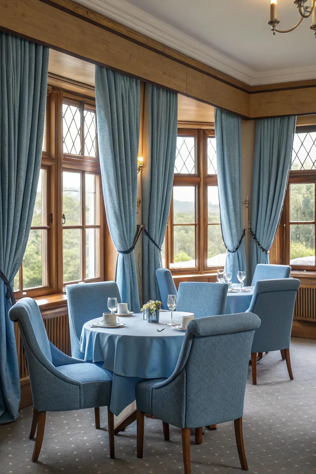 Soft blue accents add a splash of ocean color.