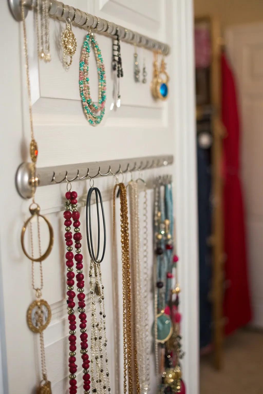 Space-saving door organizer