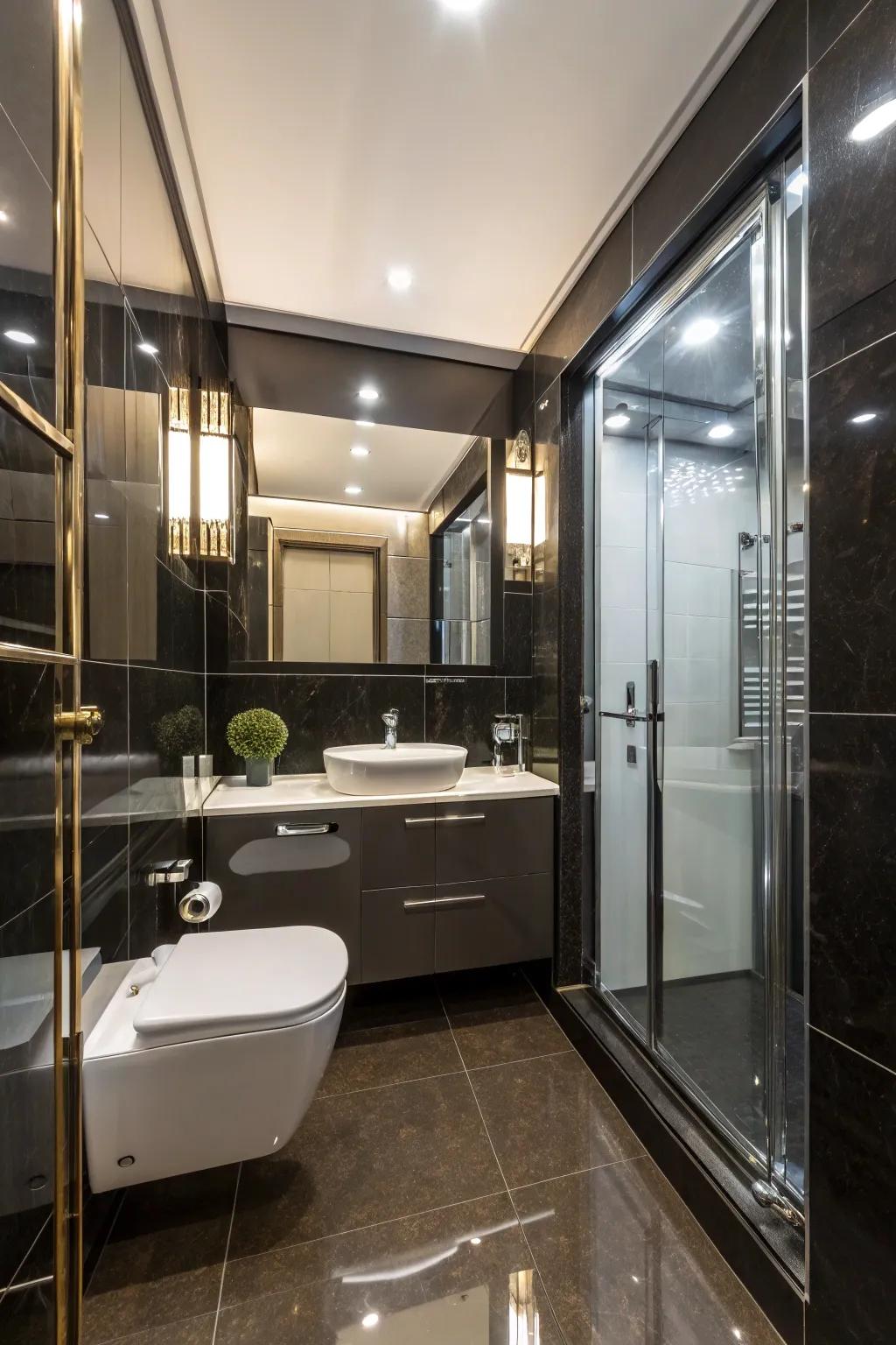 High-reflectivity finishes bestow a sumptuous sensation onto this small bathroom.