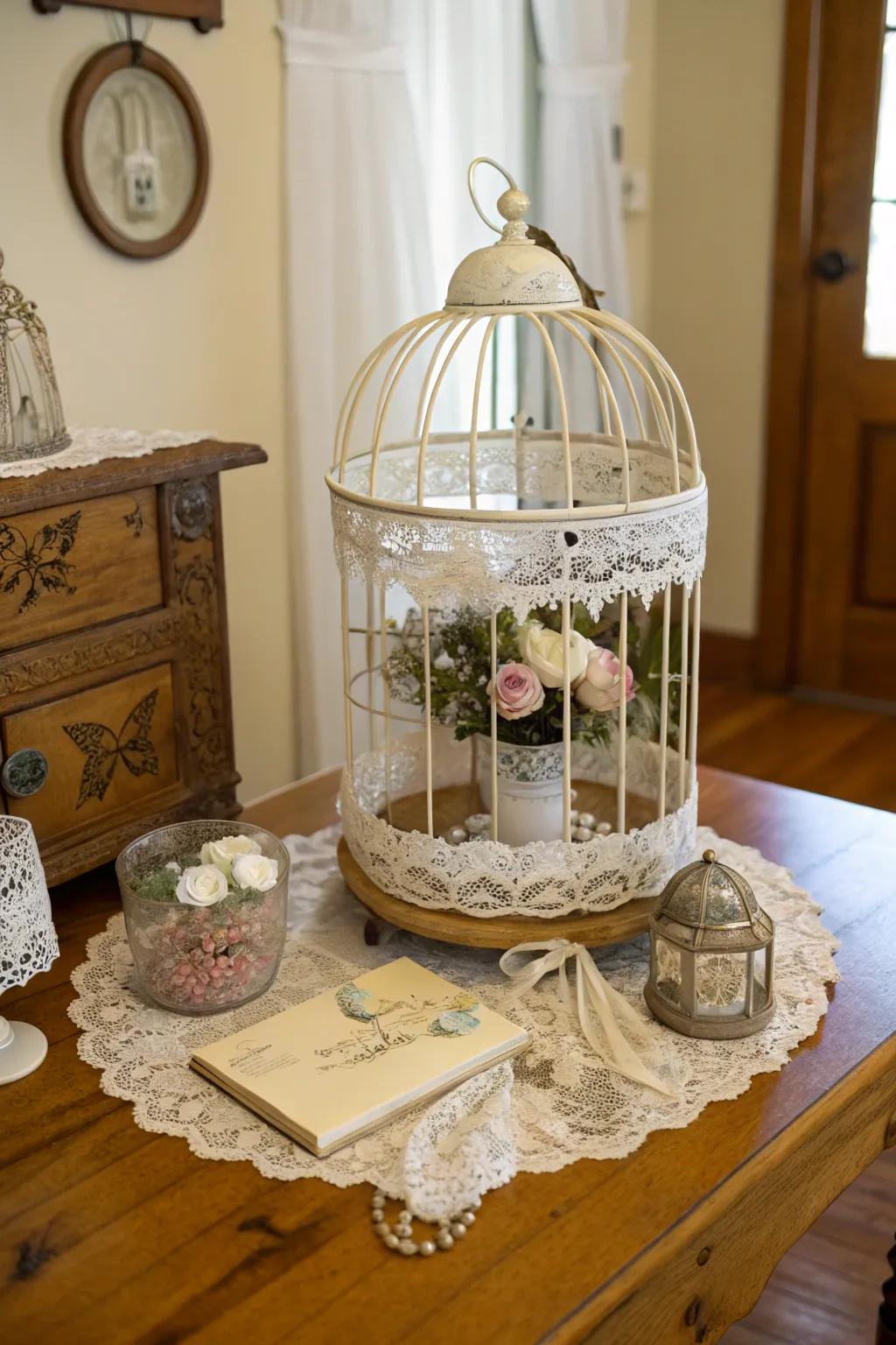 A vintage-inspired cage centerpiece that is embellished with captivating particulars.