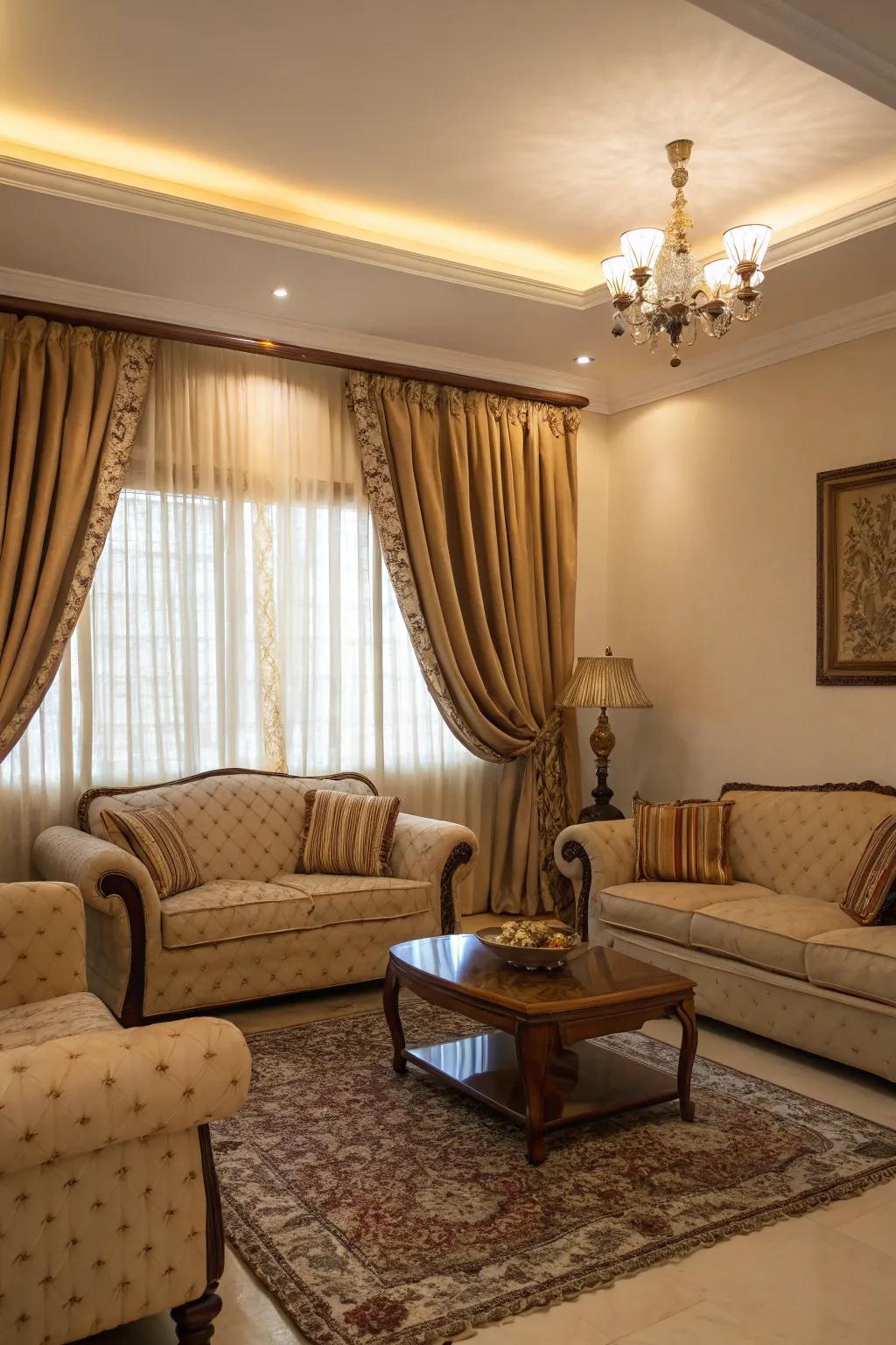 The coordination of curtains with the upholstery of furnishings engenders a living space characterized by unity.