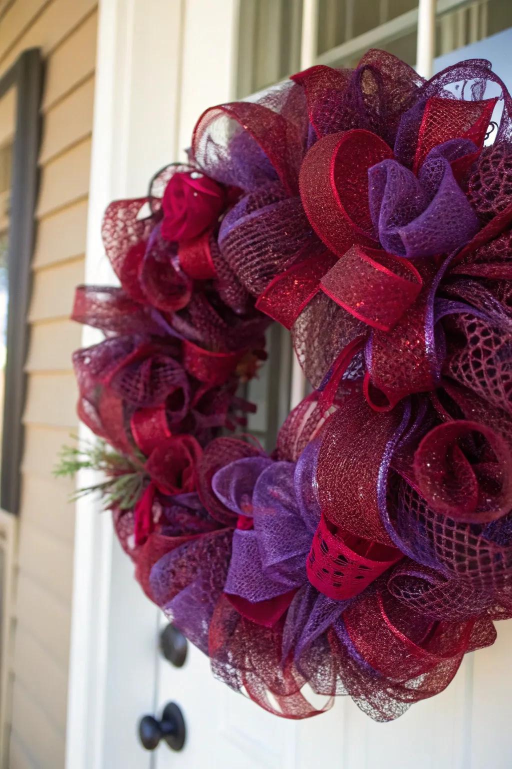Bright colors make this netting wreath a standout piece.