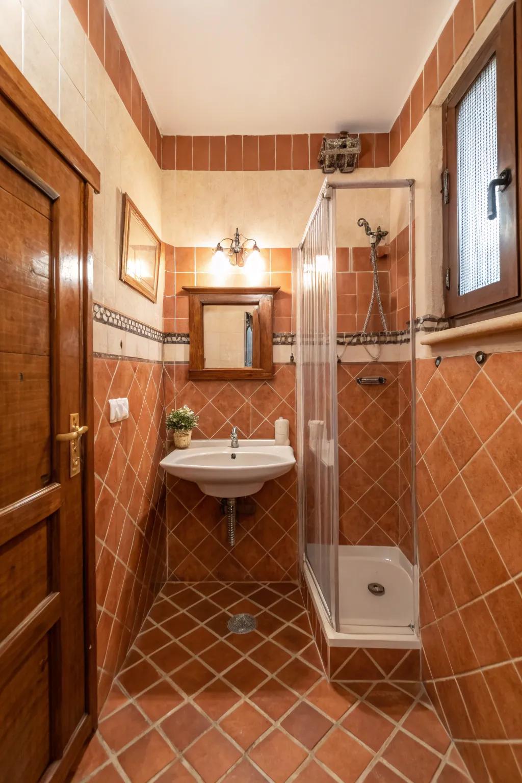 Terracotta surfaces add warmth and coziness to tight spaces.