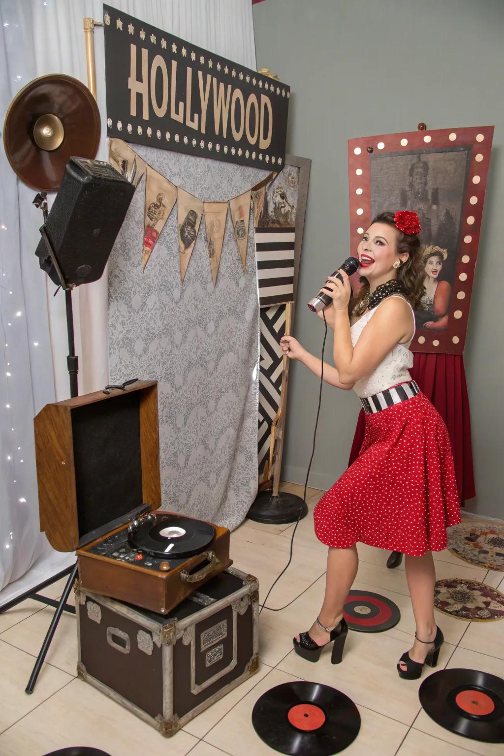 With a picture area with a pin-up girl theme, you can record priceless moments.