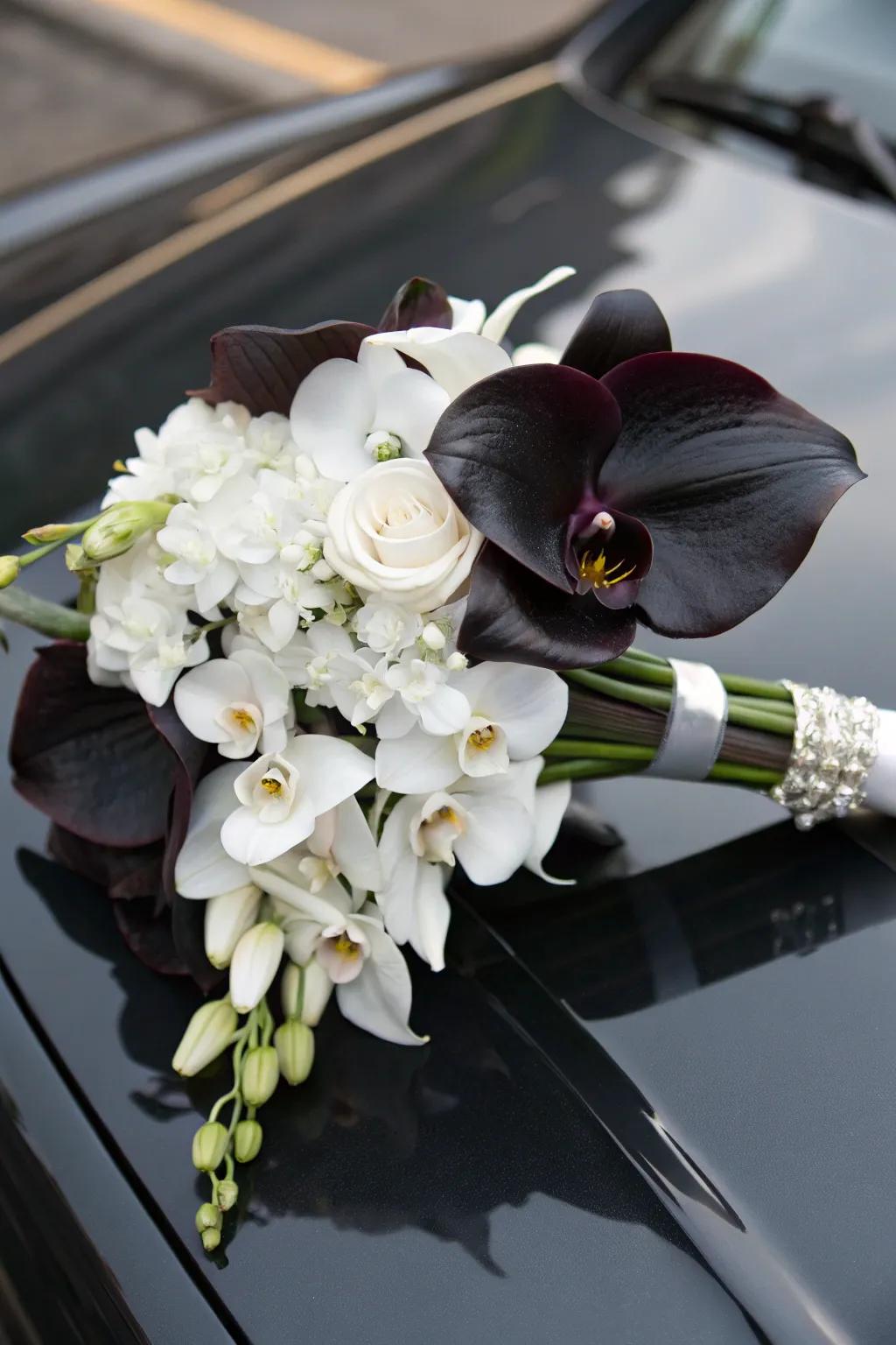 A sharp and contemporary arrangement with striking black and white contrasts.