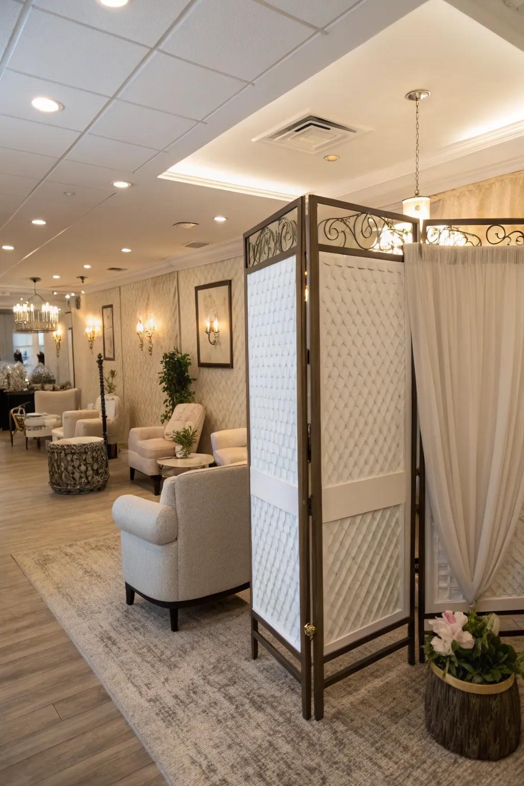 Privacy displays facilitate the elegant delineation of your area.