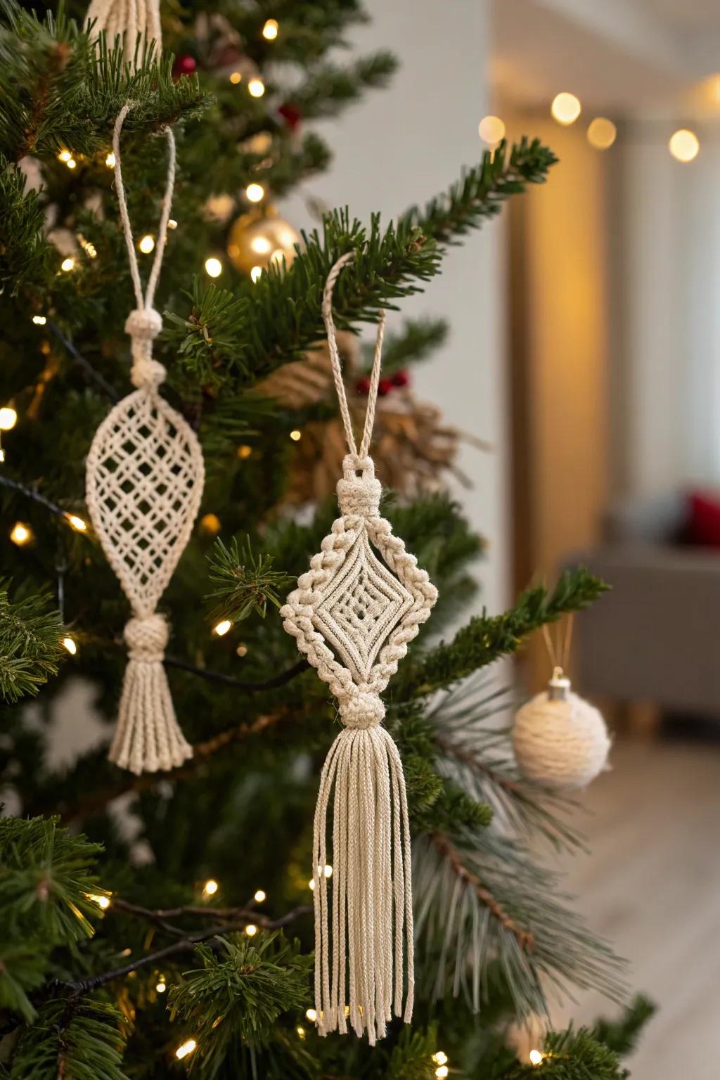 Macram&eacute; decorations contributing texture and warmth.