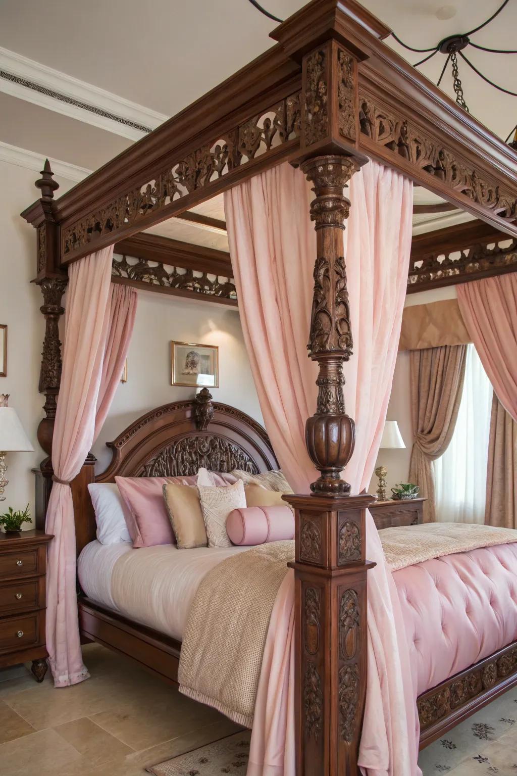 A column bed adds grandeur and becomes a commanding centerpiece.