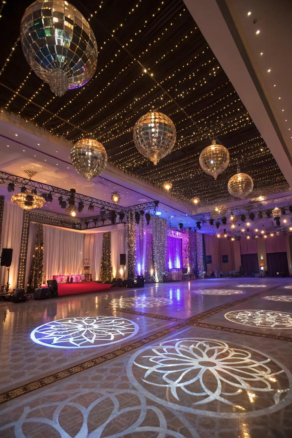 Suspended mirror threads for a starlit effect.