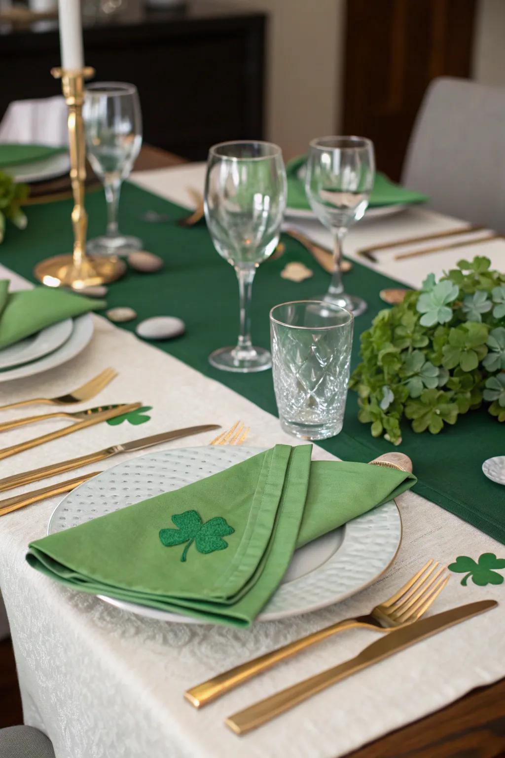 Irish-themed table settings add elegance and cohesion to your celebration.