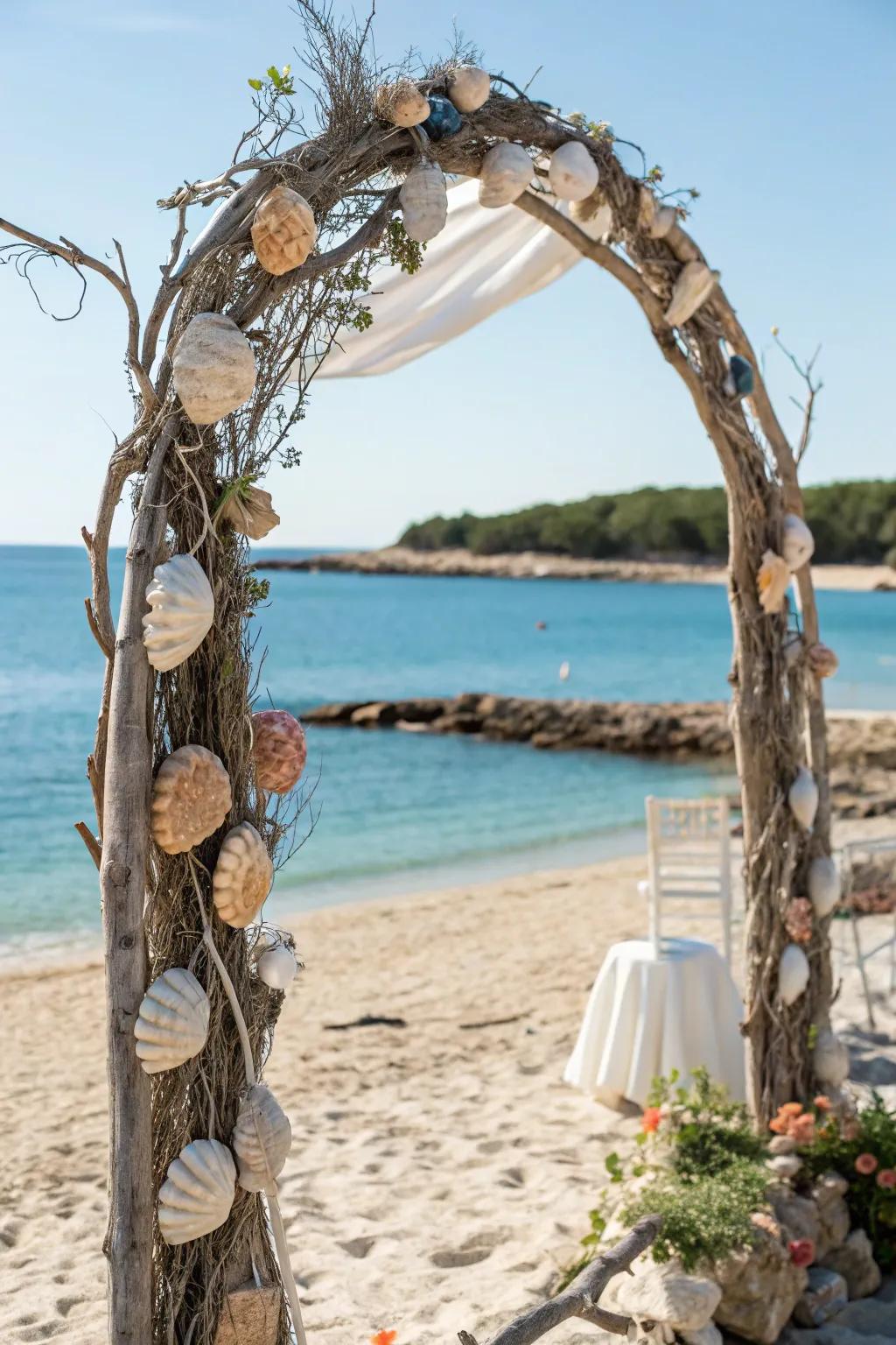 A coastal-themed arch embellished through seashells for a beachy vibe.
