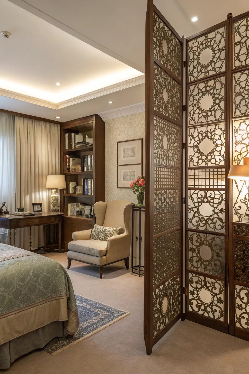 Screens enhance style and privacy.