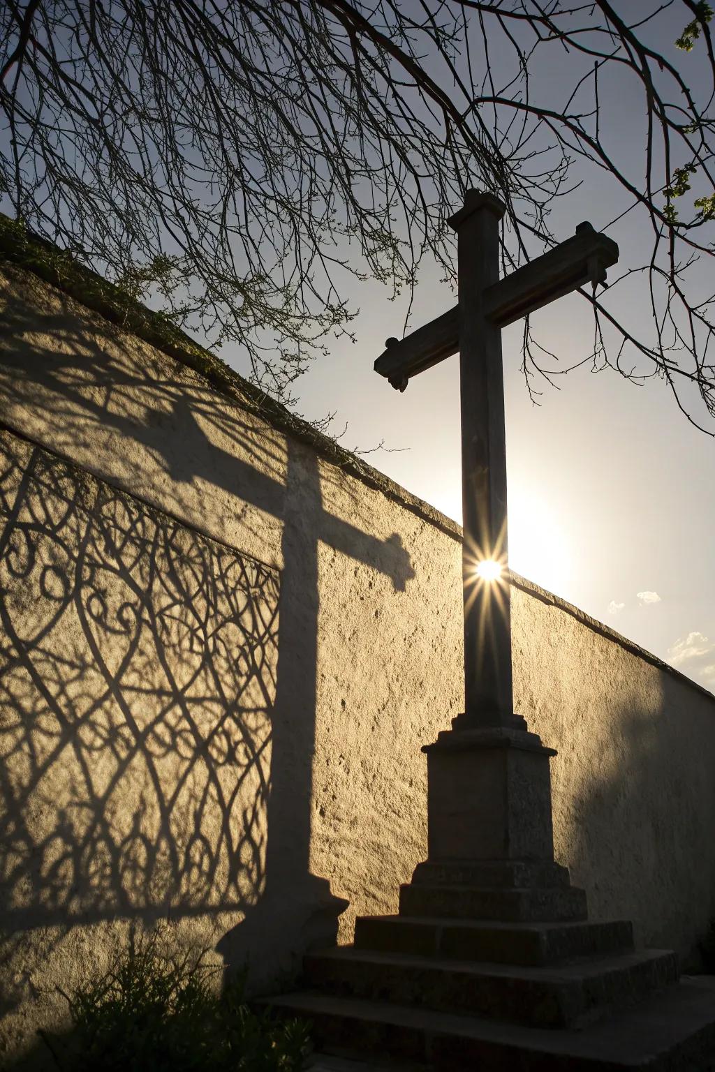 Cross with dynamic radiance and shade play