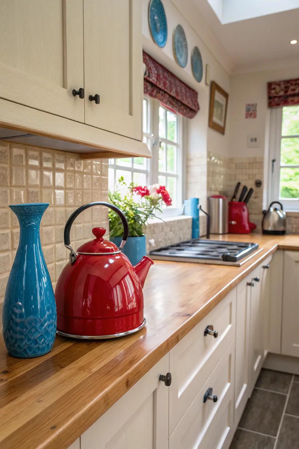 Daring accents infusing vibrancy into the kitchen