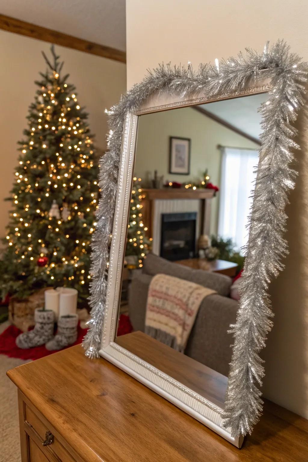 A mirror exquisitely highlighted using sparkle ribbon.