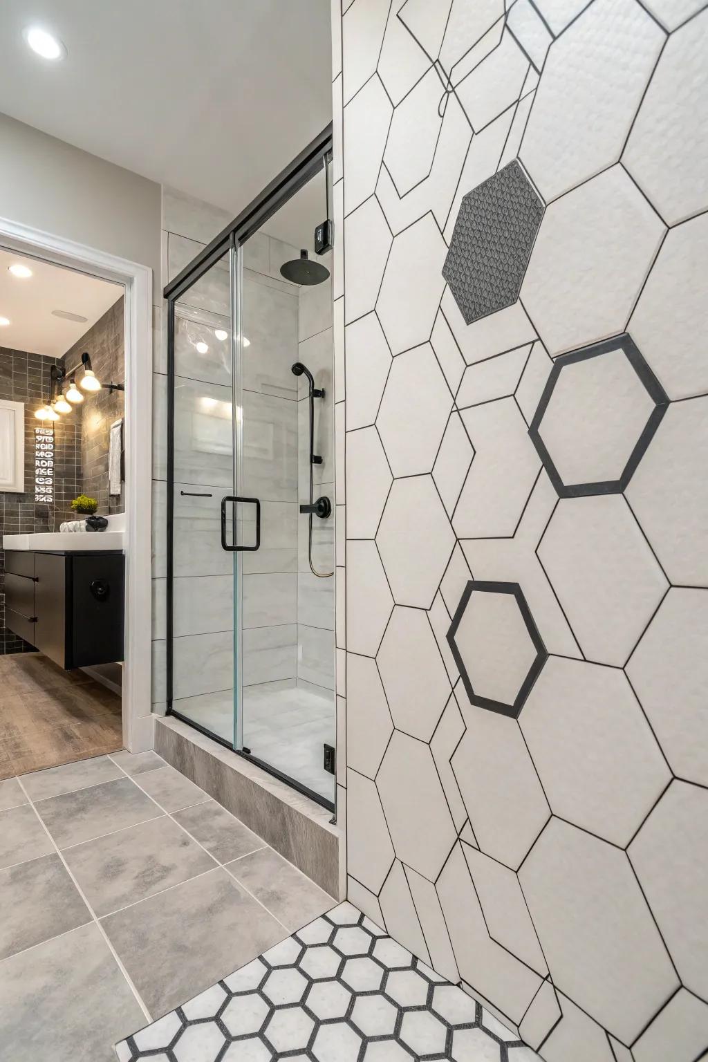Six-sided coverings bring a harmonious and modern touch to the shower.