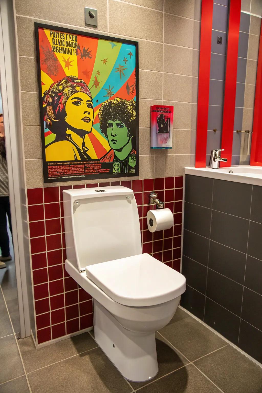 A strong graphic adding a bright touch to the bathroom.