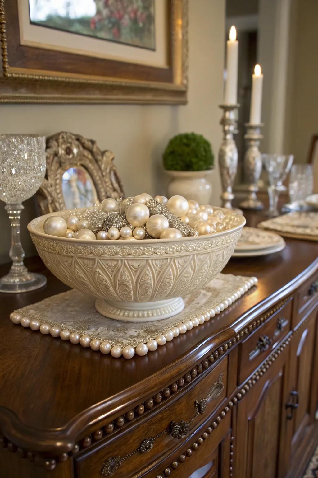 Magnificence and elegance conveyed through pearls and crystals