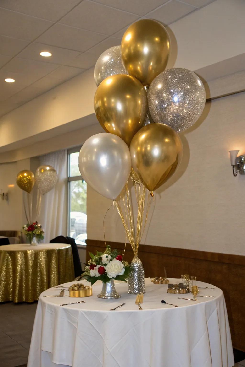 Sophisticated metallic balloons generate an elegant shimmer.
