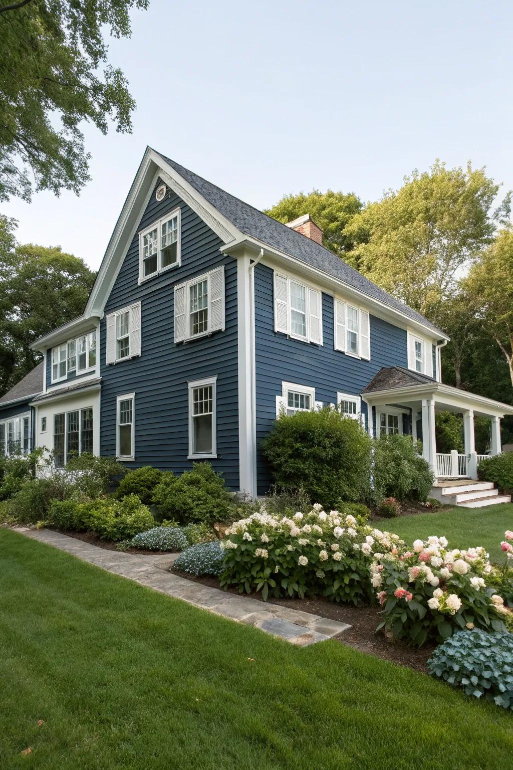 Navy blue and white make for a timeless and elegant exterior.