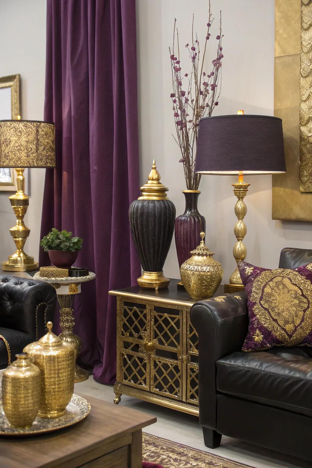 A sophisticated and opulent color scheme that is ideal for a masquerade quincea&ntilde;era.