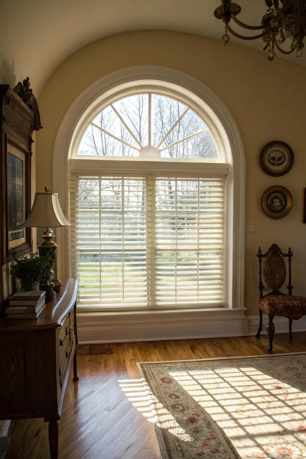 Transverse slats impart a classic yet distinctive appearance to oval windows.