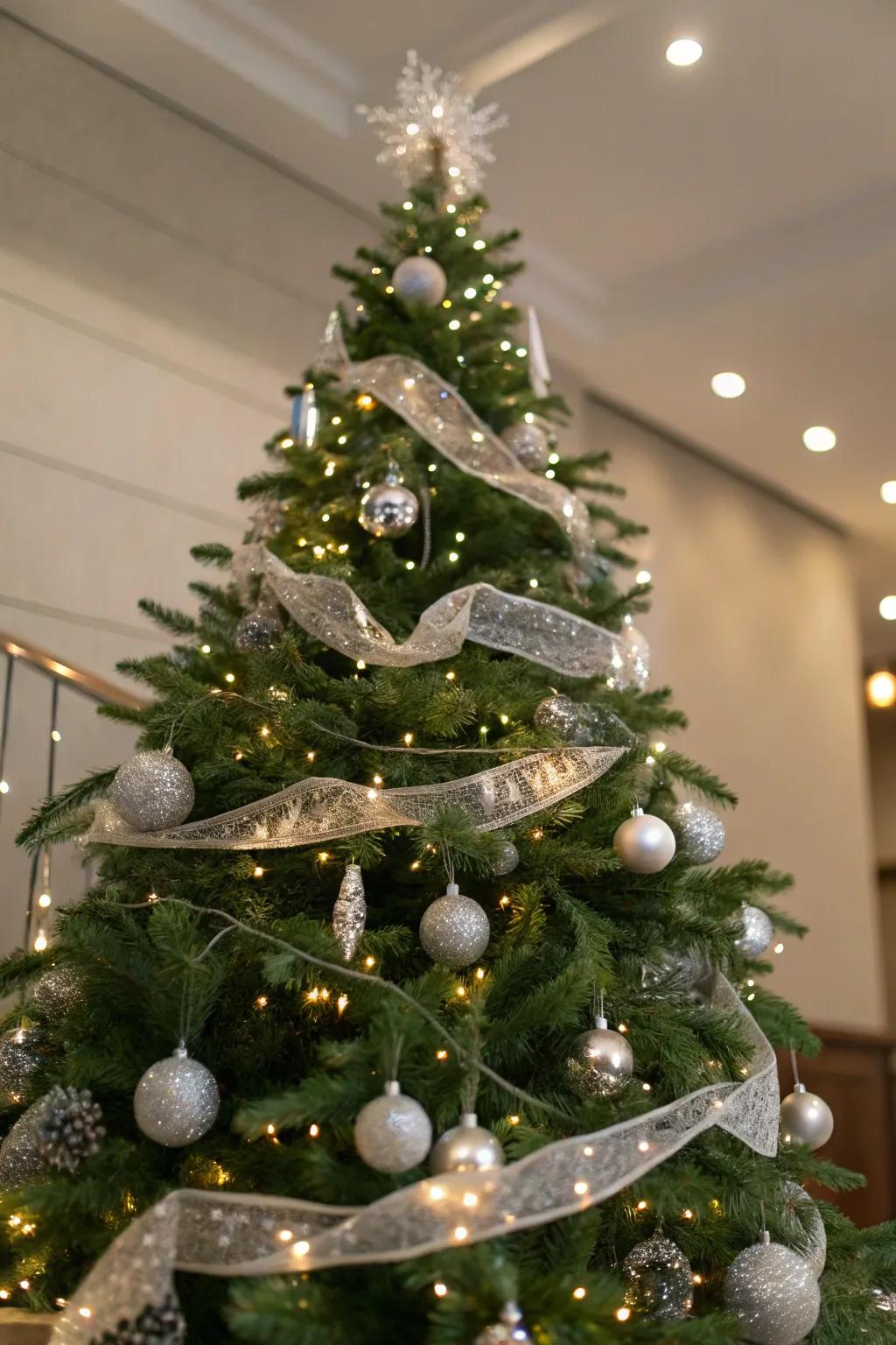 Silver garlands create a cohesive and sparkling look.