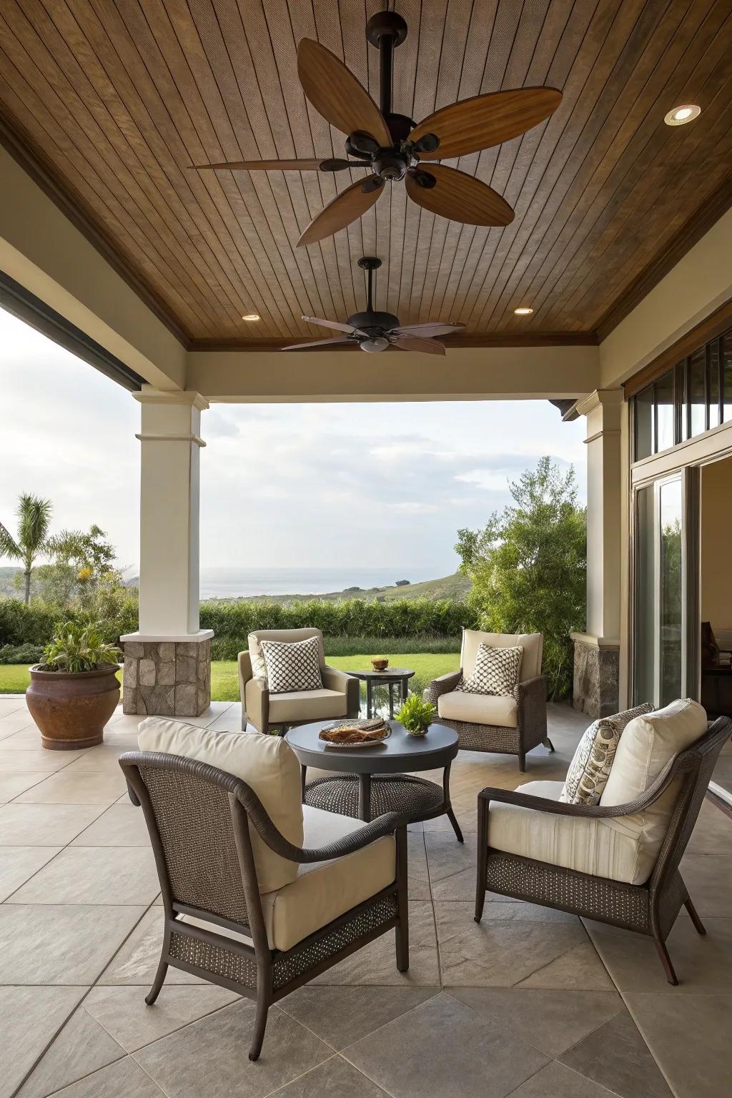 A motion system introduces comfort and refinement to the lanai.