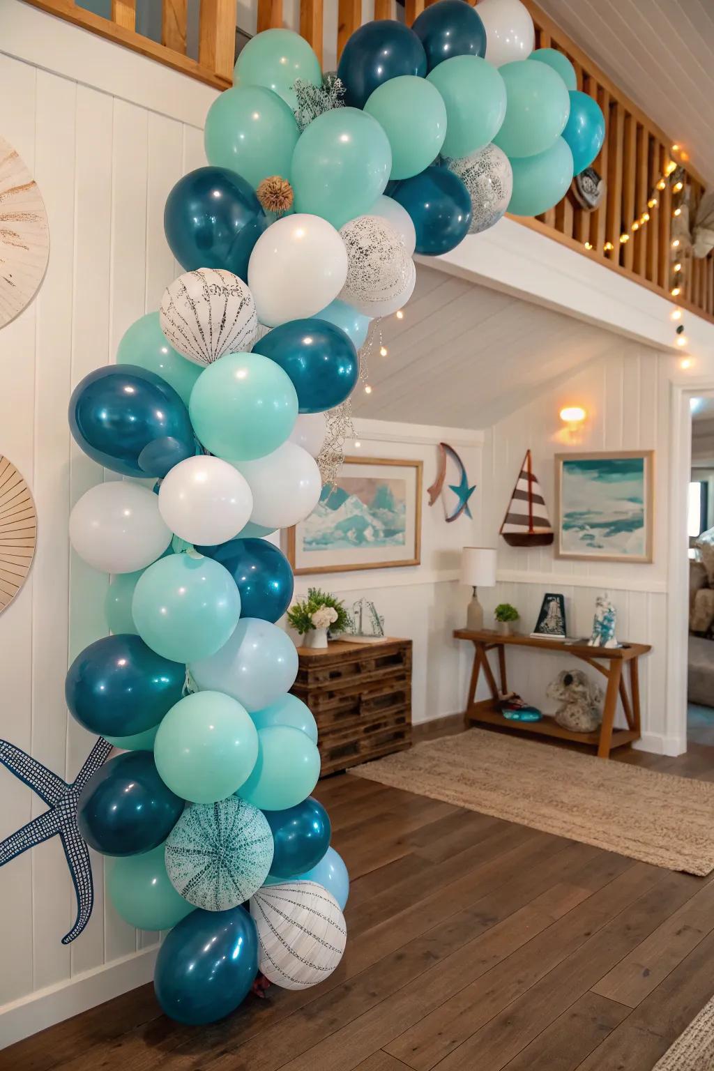 Oceanic balloon garland for a nautical theme.