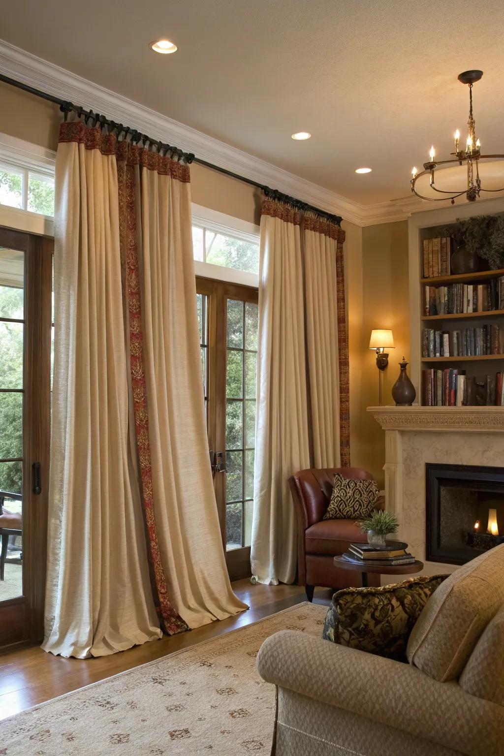 Curtains of different lengths bring depth and character to this cozy living room.