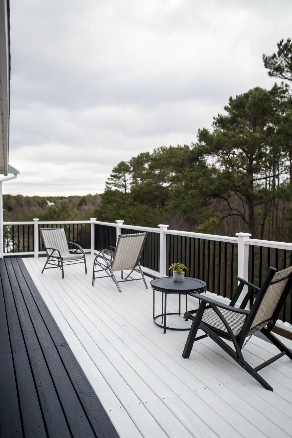 A classic monochrome deck offering a clean, minimalist aesthetic.