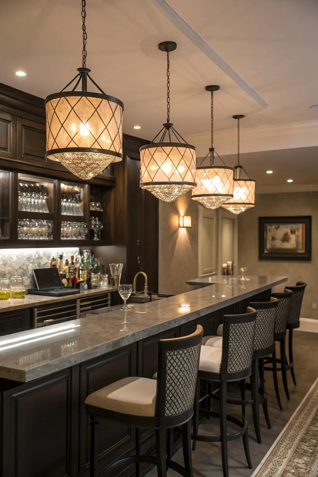 Suspended lighting fixtures add elegance and highlight the charm of your bar.