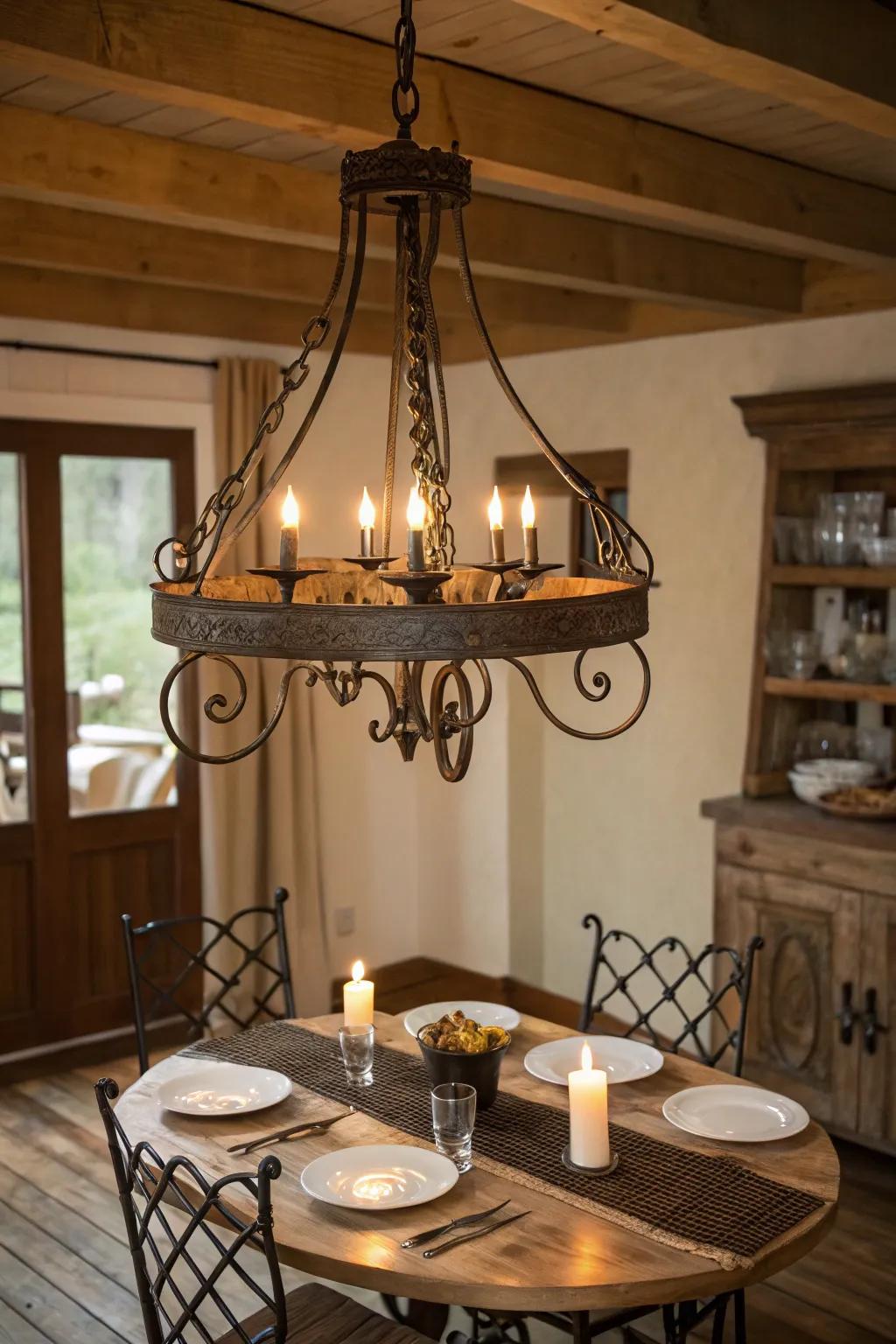 Iron lighting enriches the countryside dining moments.