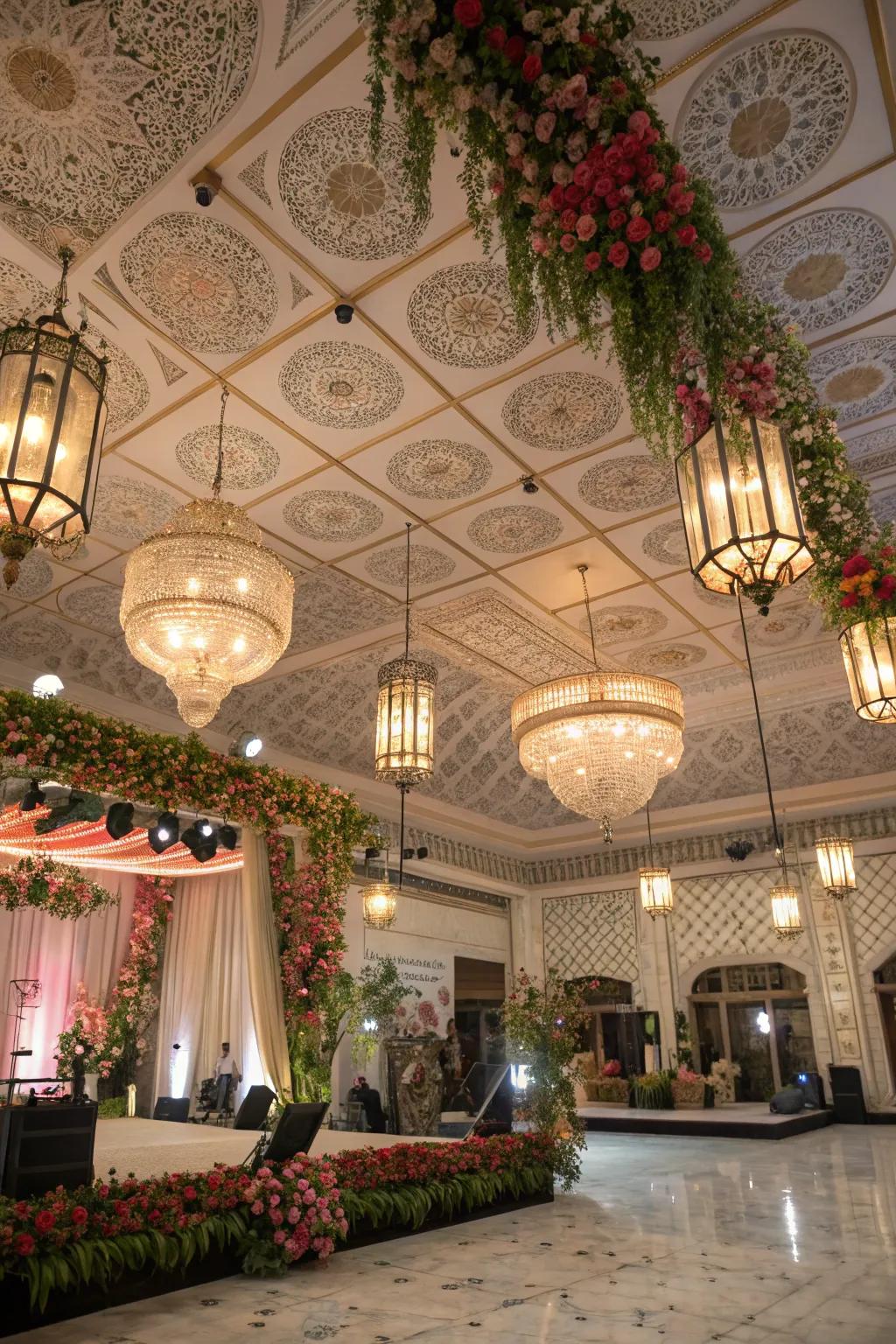 An engrossing roof decor fascinates.