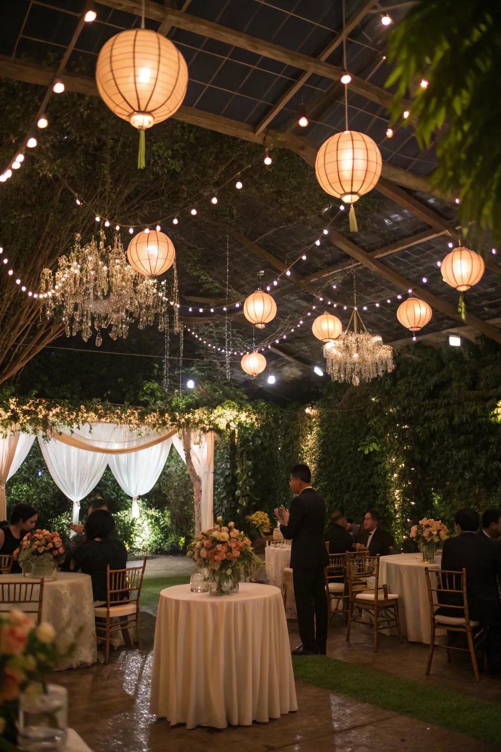 Small lights providing a cozy and warm wedding atmosphere.