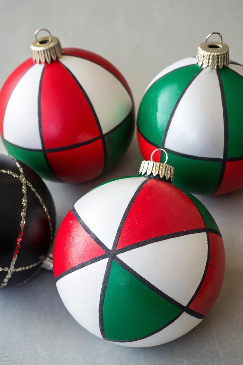 Shade division ornaments render a vibrant assertion on any tree.