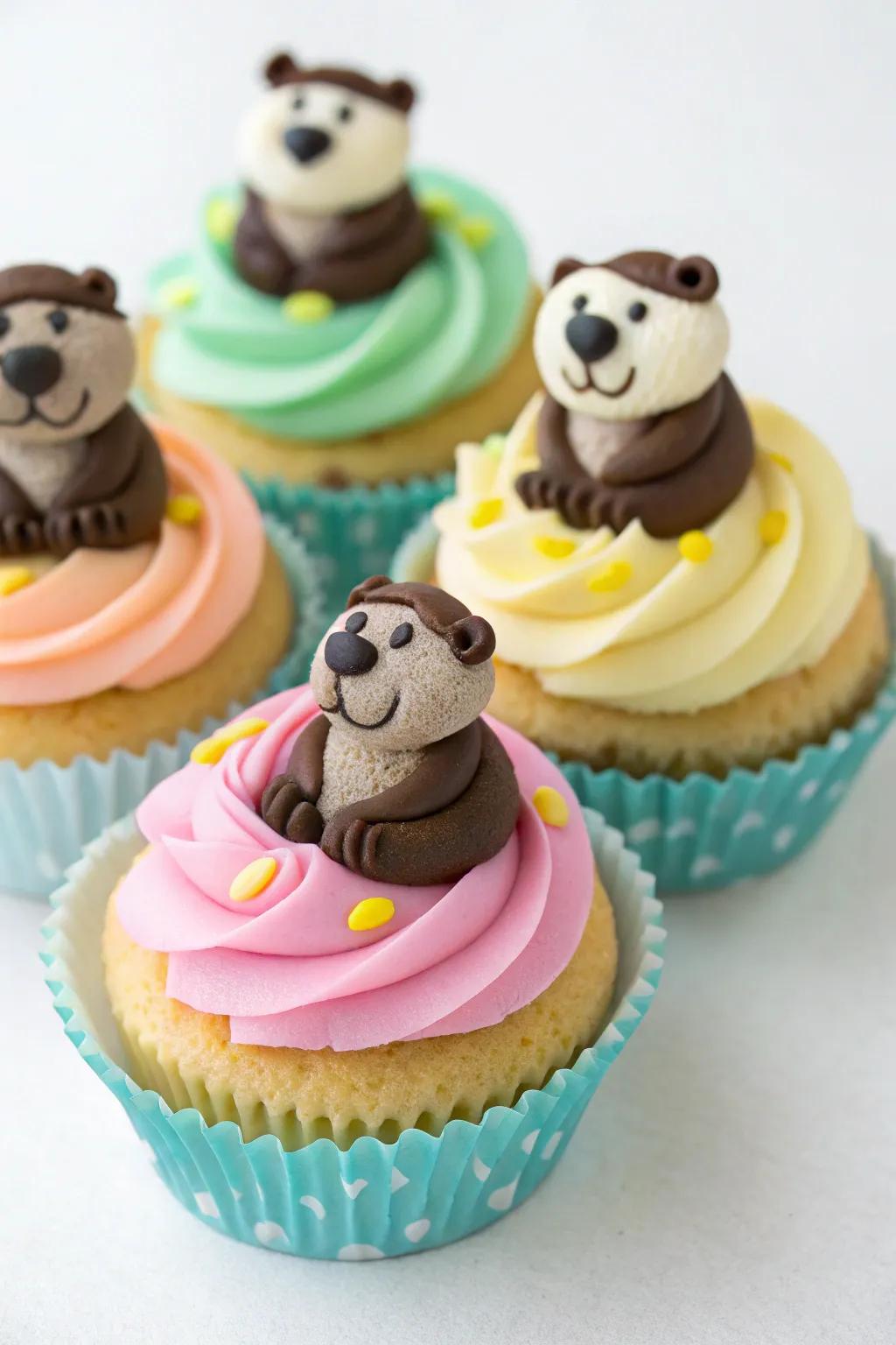 Delight guests using charming otter-styled mini cakes.