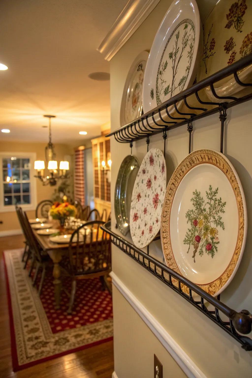 A flexible dining area featuring a versatile plate rail structure