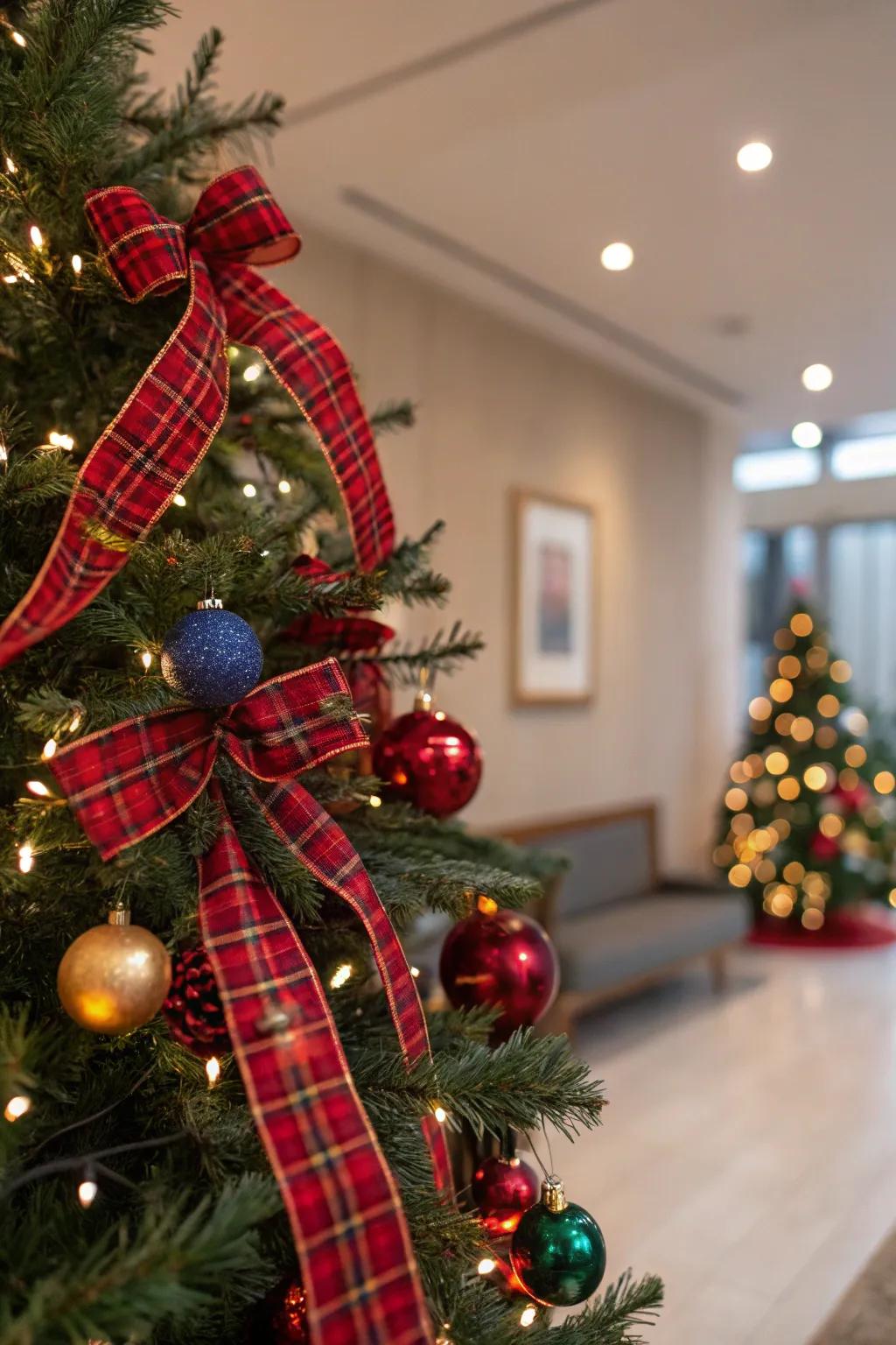 Cozy Christmas tree with red plaid patterns