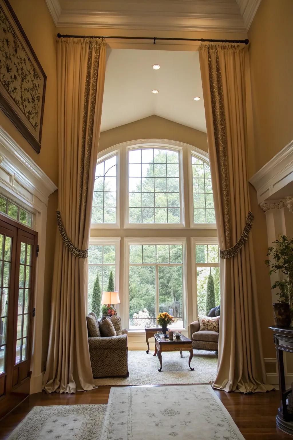 Window coverings that enclose the space improve its architectural beauty.