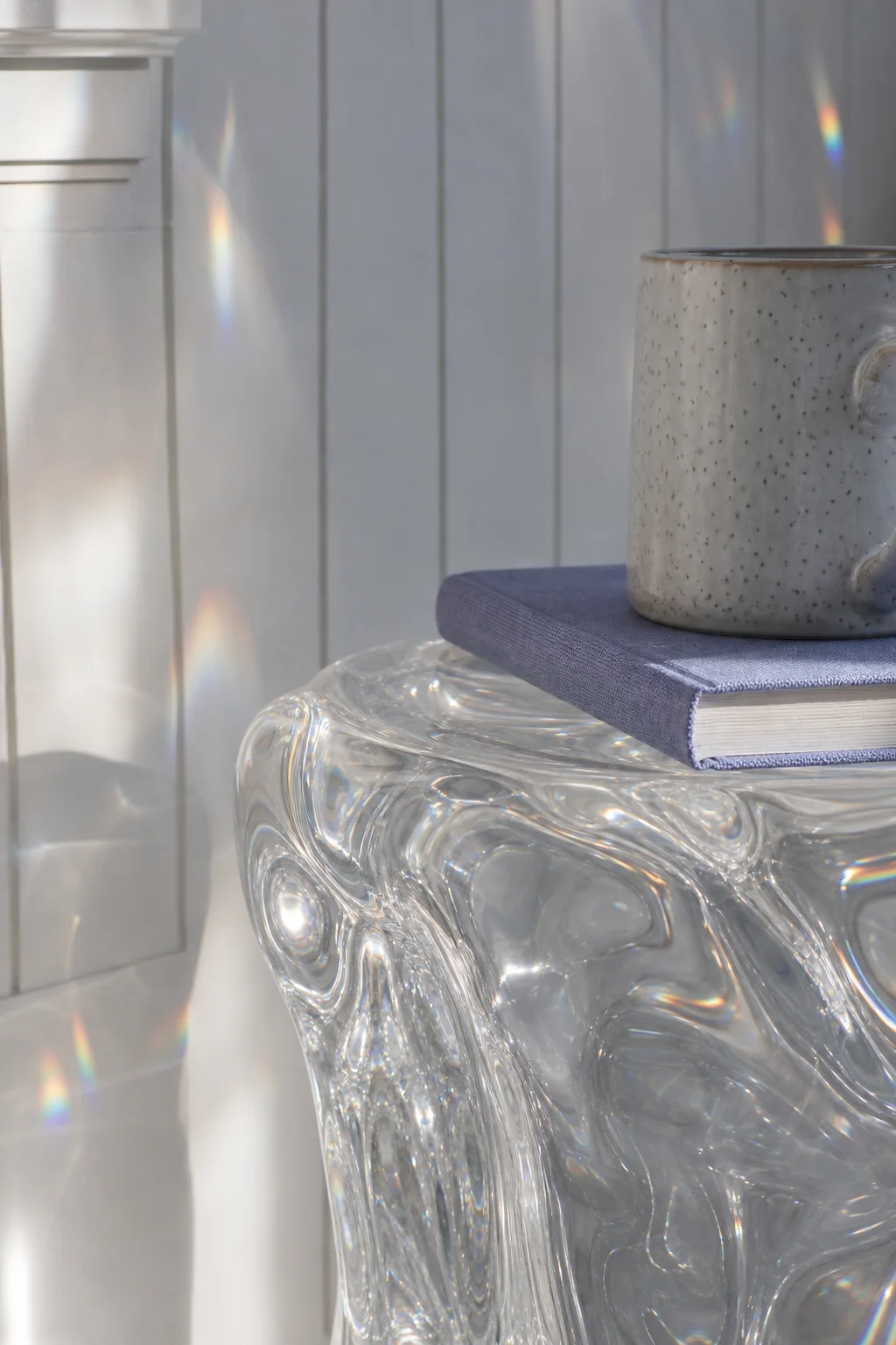 The fluid resin side table in the finished winter porch nook