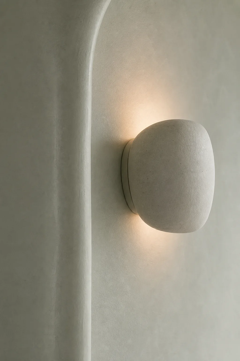 Adding soft light halos in the finished window bench
