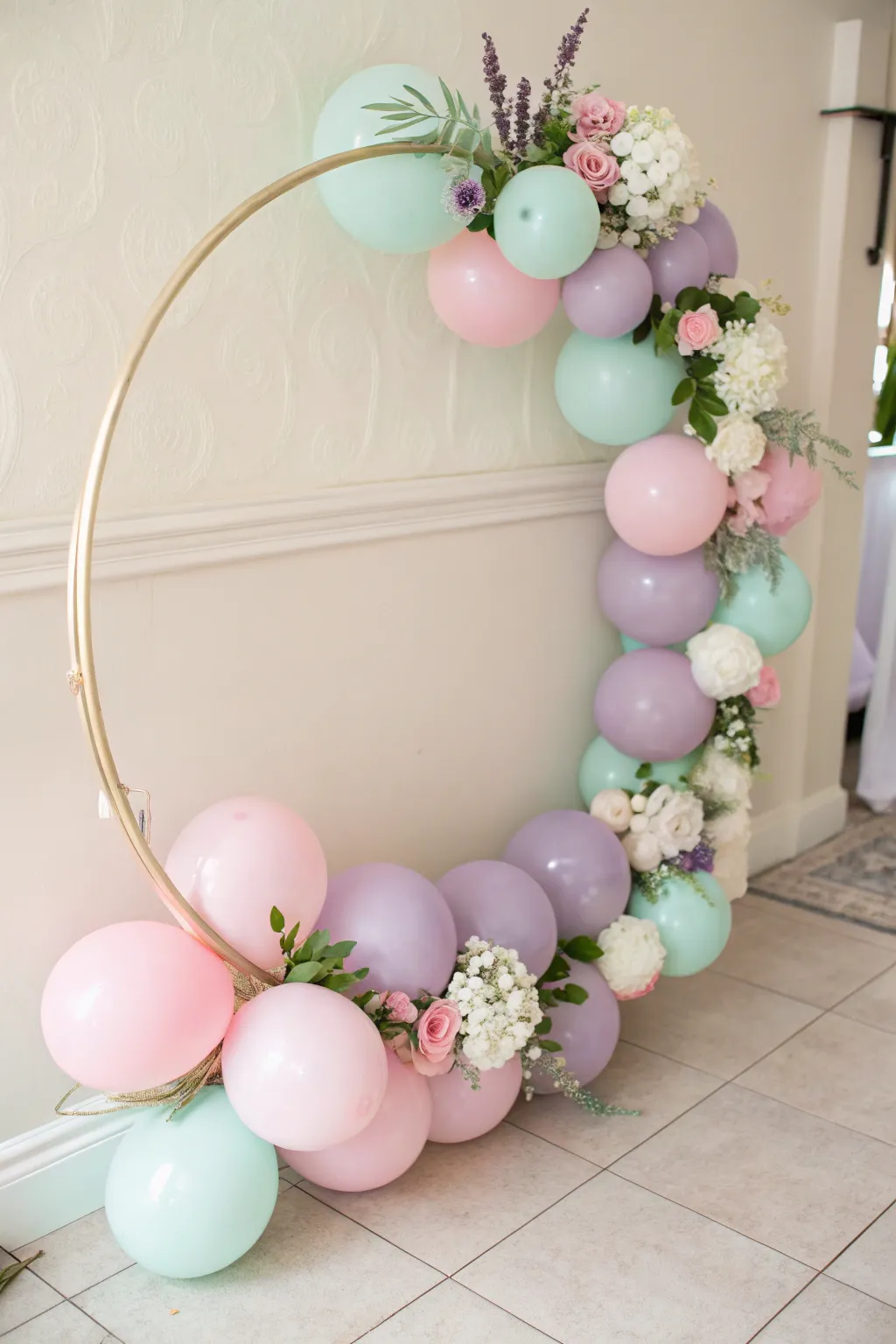 Fresh Ideas for Decorating a Balloon Hoop