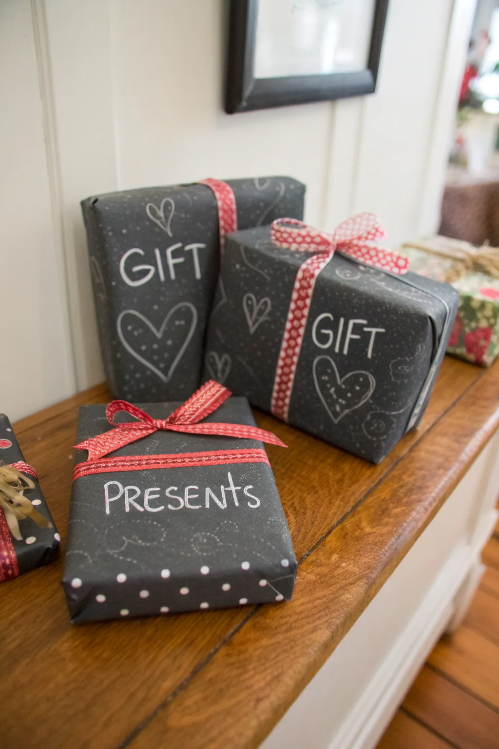 Holiday Gift Ideas with Creative Decorations