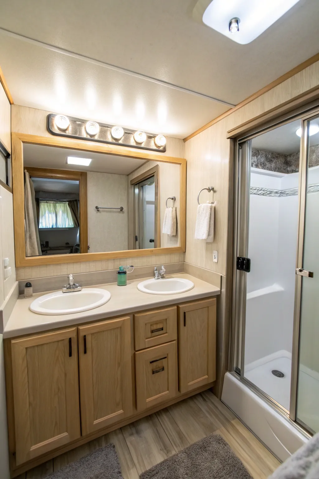 Sophisticated Master Bathroom Ideas for Mobile Homes